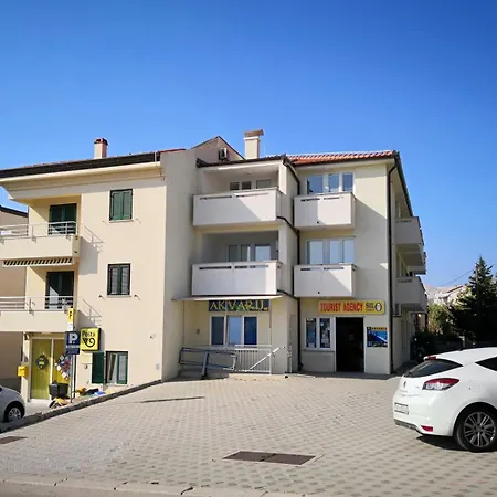 Aquarium Dorcic Gæstehus 3*