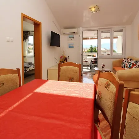 ゲストハウス Aquarium Dorcic 3*