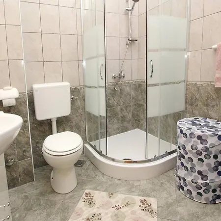 Aquarium Dorcic ゲストハウス